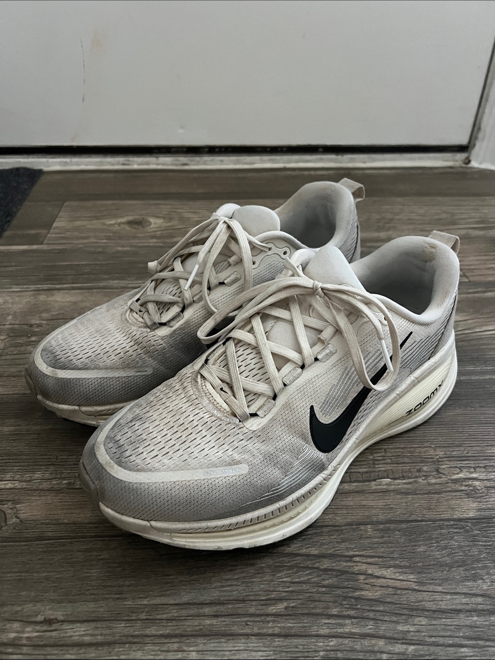 Nike Vomero 18 / size: 10 mens